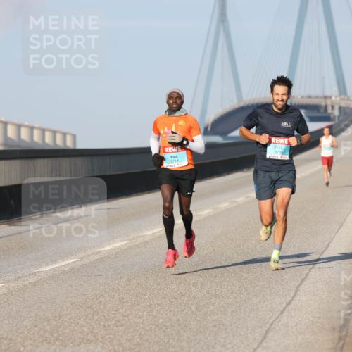 03.10.2025 - Köhlbrandbrückenlauf Lena Gebhardt http://msf.ph/oto/9098261 03.10.2025 09:34:23 Position 2 3714, 3760 meine-sportfotos.de