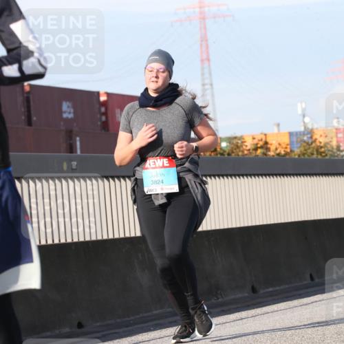 03.10.2025 - Köhlbrandbrückenlauf Jannik Wohlers http://msf.ph/oto/9098304 03.10.2025 10:21:56 Position 3 3801, 3824 meine-sportfotos.de
