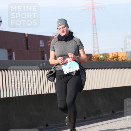 03.10.2025 - Köhlbrandbrückenlauf Jannik Wohlers http://msf.ph/oto/9098319 03.10.2025 10:21:56 Position 3 3824 meine-sportfotos.de
