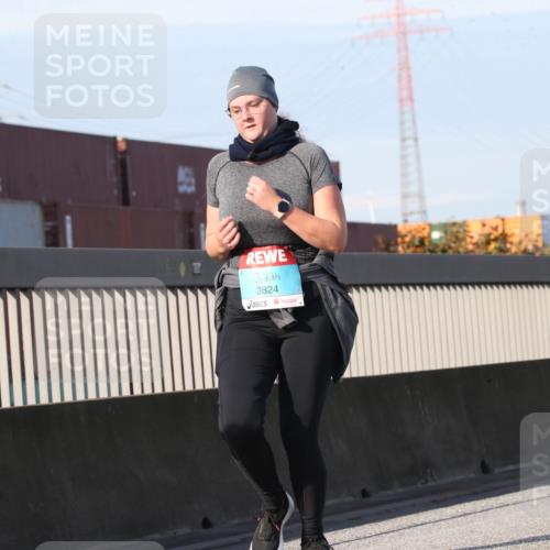 03.10.2025 - Köhlbrandbrückenlauf Jannik Wohlers http://msf.ph/oto/9098324 03.10.2025 10:21:56 Position 3 3824 meine-sportfotos.de