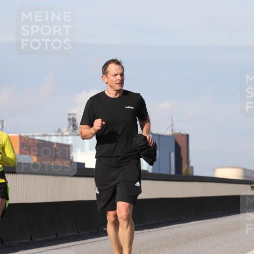 03.10.2025 - Köhlbrandbrückenlauf Jannik Wohlers http://msf.ph/oto/9098332 03.10.2025 10:22:03 Position 3  meine-sportfotos.de