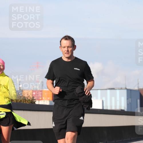 03.10.2025 - Köhlbrandbrückenlauf Jannik Wohlers http://msf.ph/oto/9098343 03.10.2025 10:22:04 Position 3  meine-sportfotos.de