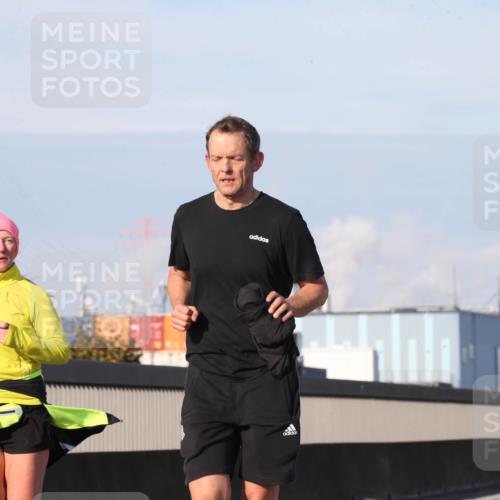 03.10.2025 - Köhlbrandbrückenlauf Jannik Wohlers http://msf.ph/oto/9098346 03.10.2025 10:22:04 Position 3  meine-sportfotos.de