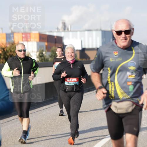 03.10.2025 - Köhlbrandbrückenlauf Jannik Wohlers http://msf.ph/oto/9098364 03.10.2025 10:19:53 Position 3 2, 19 meine-sportfotos.de
