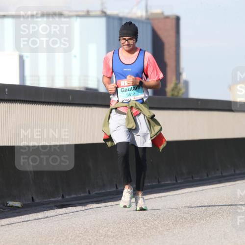 03.10.2025 - Köhlbrandbrückenlauf Jannik Wohlers http://msf.ph/oto/9098365 03.10.2025 10:22:14 Position 3 3512 meine-sportfotos.de