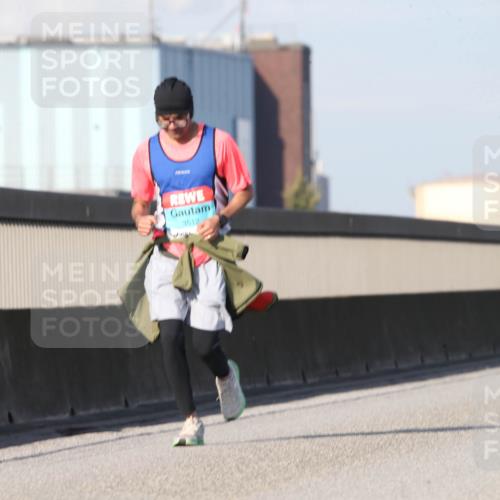 03.10.2025 - Köhlbrandbrückenlauf Jannik Wohlers http://msf.ph/oto/9098380 03.10.2025 10:22:14 Position 3 3512 meine-sportfotos.de