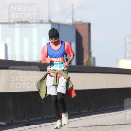 03.10.2025 - Köhlbrandbrückenlauf Jannik Wohlers http://msf.ph/oto/9098383 03.10.2025 10:22:14 Position 3 3512 meine-sportfotos.de