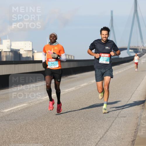 03.10.2025 - Köhlbrandbrückenlauf Lena Gebhardt http://msf.ph/oto/9098385 03.10.2025 09:34:25 Position 2 3714, 3760 meine-sportfotos.de