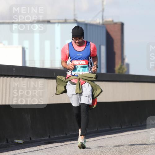 03.10.2025 - Köhlbrandbrückenlauf Jannik Wohlers http://msf.ph/oto/9098394 03.10.2025 10:22:14 Position 3 3512 meine-sportfotos.de