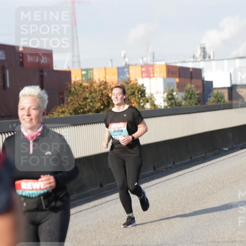 03.10.2025 - Köhlbrandbrückenlauf Jannik Wohlers http://msf.ph/oto/9098396 03.10.2025 10:19:56 Position 3 2723 meine-sportfotos.de