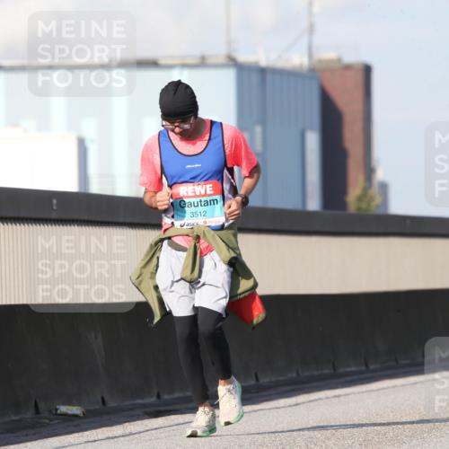 03.10.2025 - Köhlbrandbrückenlauf Jannik Wohlers http://msf.ph/oto/9098407 03.10.2025 10:22:15 Position 3 3512 meine-sportfotos.de