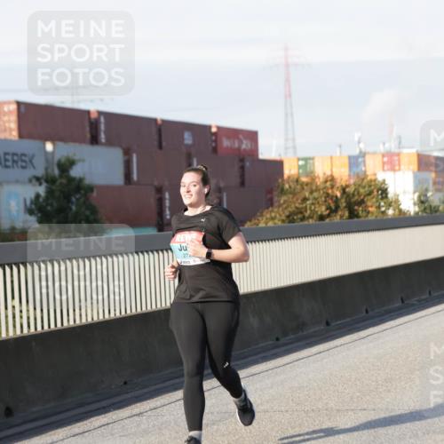 03.10.2025 - Köhlbrandbrückenlauf Jannik Wohlers http://msf.ph/oto/9098412 03.10.2025 10:19:57 Position 3 27 meine-sportfotos.de
