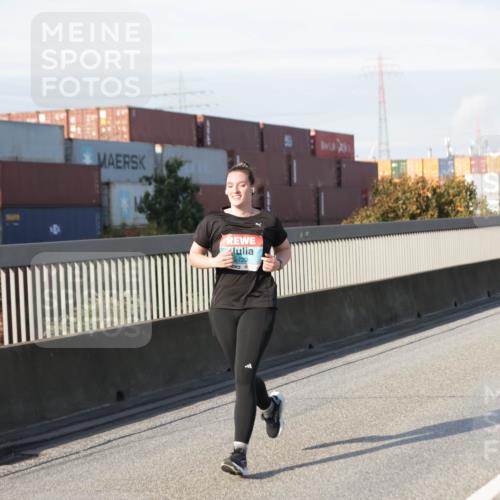 03.10.2025 - Köhlbrandbrückenlauf Jannik Wohlers http://msf.ph/oto/9098446 03.10.2025 10:19:57 Position 3 2723 meine-sportfotos.de
