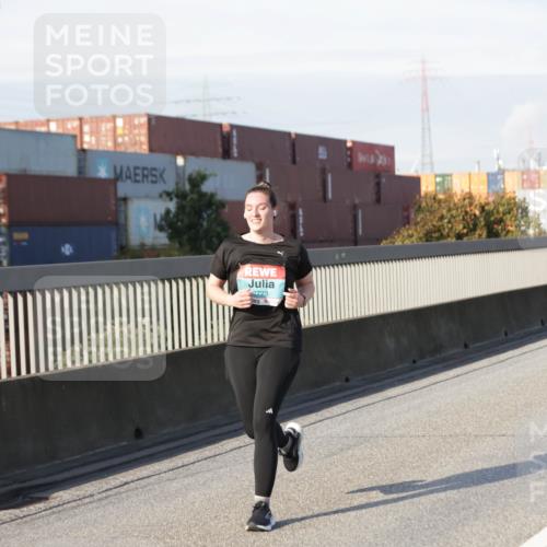 03.10.2025 - Köhlbrandbrückenlauf Jannik Wohlers http://msf.ph/oto/9098451 03.10.2025 10:19:57 Position 3 2723 meine-sportfotos.de