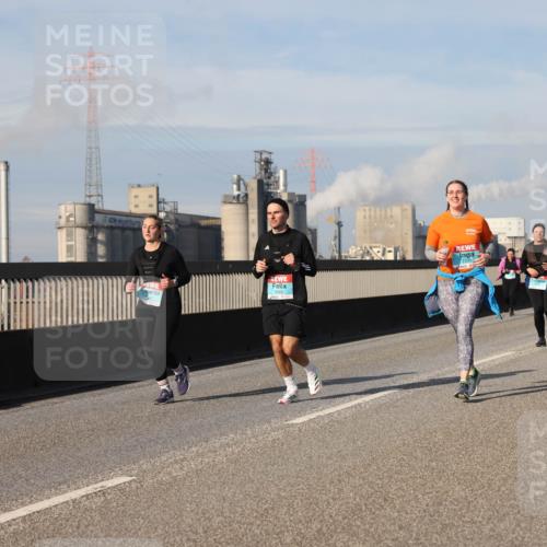 03.10.2025 - Köhlbrandbrückenlauf Lena Gebhardt http://msf.ph/oto/9098456 03.10.2025 10:10:30 Position 2 3565 meine-sportfotos.de