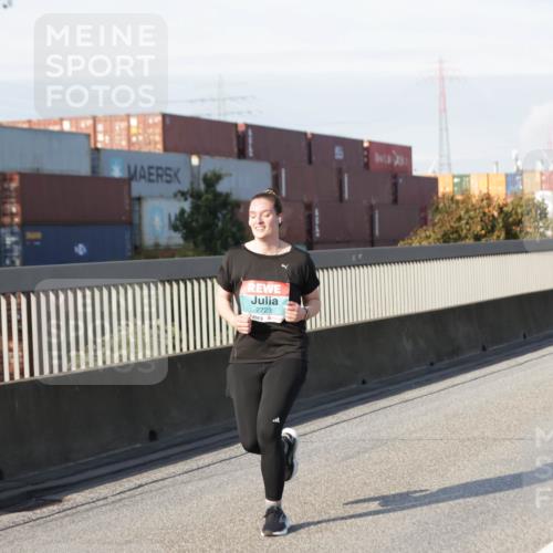 03.10.2025 - Köhlbrandbrückenlauf Jannik Wohlers http://msf.ph/oto/9098459 03.10.2025 10:19:57 Position 3 2723 meine-sportfotos.de