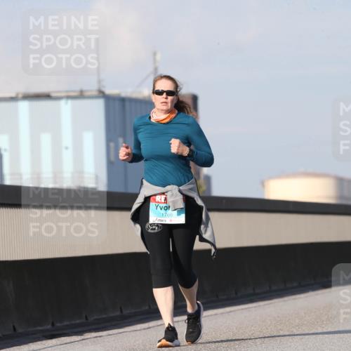 03.10.2025 - Köhlbrandbrückenlauf Jannik Wohlers http://msf.ph/oto/9098466 03.10.2025 10:22:23 Position 3 1766 meine-sportfotos.de