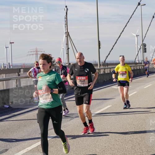 03.10.2025 - Köhlbrandbrückenlauf Michael Burmester http://msf.ph/oto/9098486 03.10.2025 12:44:54 Position 2 5953, 5763, 4346 meine-sportfotos.de