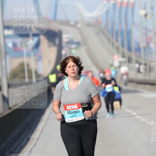 03.10.2025 - Köhlbrandbrückenlauf Jannik Wohlers http://msf.ph/oto/9098499 03.10.2025 10:22:42 Position 3 3692, 60 meine-sportfotos.de