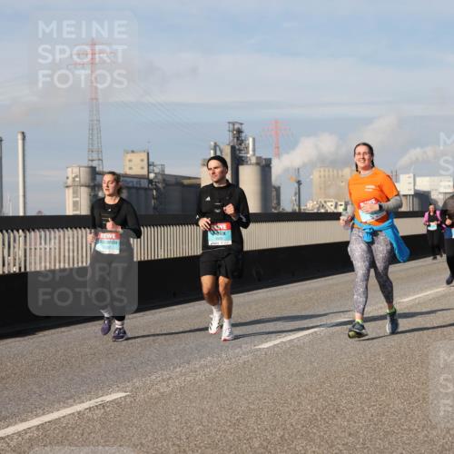 03.10.2025 - Köhlbrandbrückenlauf Lena Gebhardt http://msf.ph/oto/9098503 03.10.2025 10:10:31 Position 2  meine-sportfotos.de