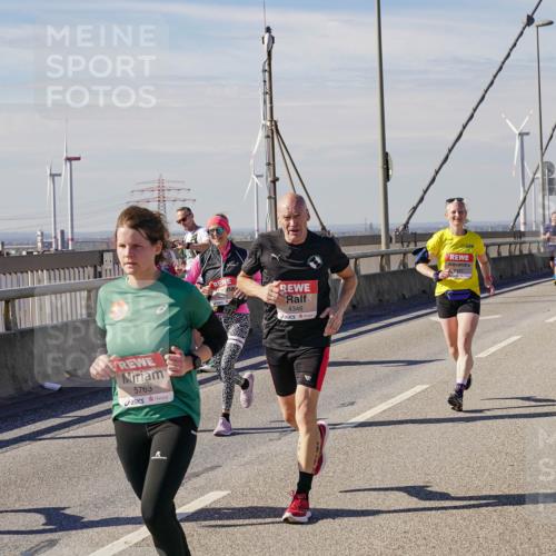 03.10.2025 - Köhlbrandbrückenlauf Michael Burmester http://msf.ph/oto/9098506 03.10.2025 12:44:54 Position 2 5953, 5763, 4346 meine-sportfotos.de