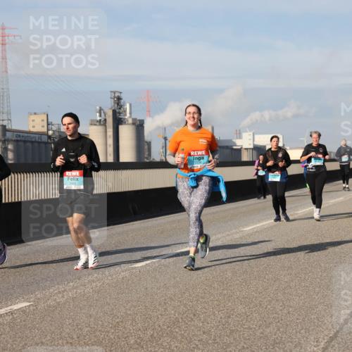03.10.2025 - Köhlbrandbrückenlauf Lena Gebhardt http://msf.ph/oto/9098518 03.10.2025 10:10:31 Position 2 3565, 2338 meine-sportfotos.de