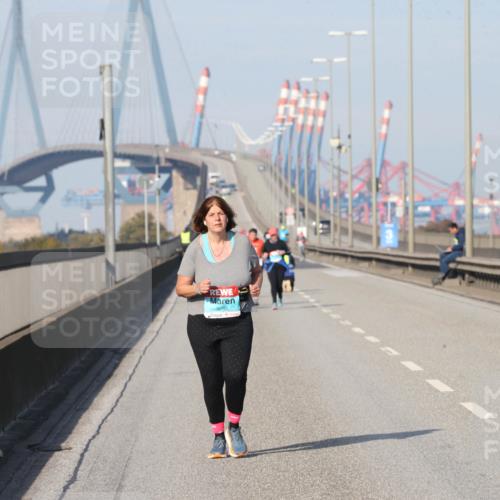 03.10.2025 - Köhlbrandbrückenlauf Jannik Wohlers http://msf.ph/oto/9098524 03.10.2025 10:22:43 Position 3 3692 meine-sportfotos.de