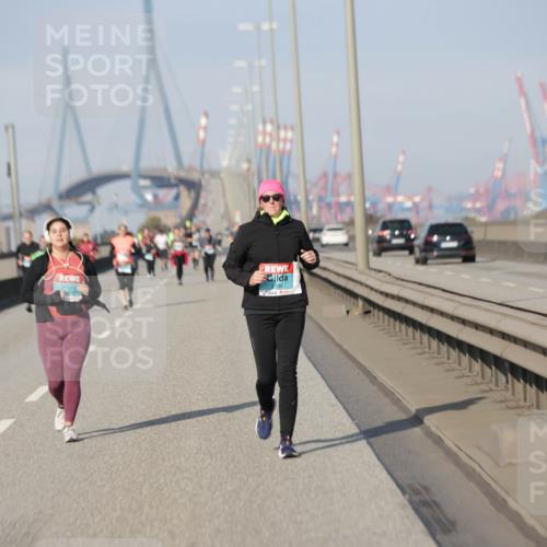 03.10.2025 - Köhlbrandbrückenlauf Jannik Wohlers http://msf.ph/oto/9098532 03.10.2025 10:20:00 Position 3 394 meine-sportfotos.de