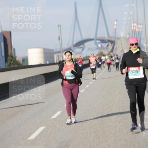 03.10.2025 - Köhlbrandbrückenlauf Jannik Wohlers http://msf.ph/oto/9098564 03.10.2025 10:20:01 Position 3 2394 meine-sportfotos.de
