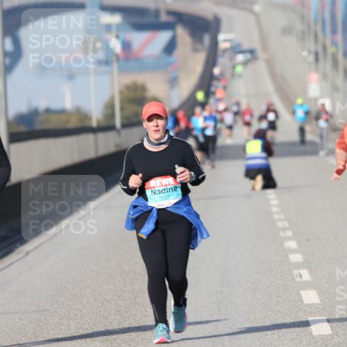 03.10.2025 - Köhlbrandbrückenlauf Jannik Wohlers http://msf.ph/oto/9098573 03.10.2025 10:23:05 Position 3 1928, 2507, 8, 1389 meine-sportfotos.de