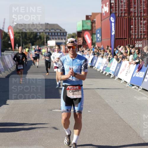 03.10.2025 - Köhlbrandbrückenlauf Jannik Wohlers http://msf.ph/oto/9098574 03.10.2025 12:56:21 Ziel 4028, 4050, 4078, 4114, 4123, 4166, 4231, 5957, 6206, 6266, 6489, 6495 meine-sportfotos.de