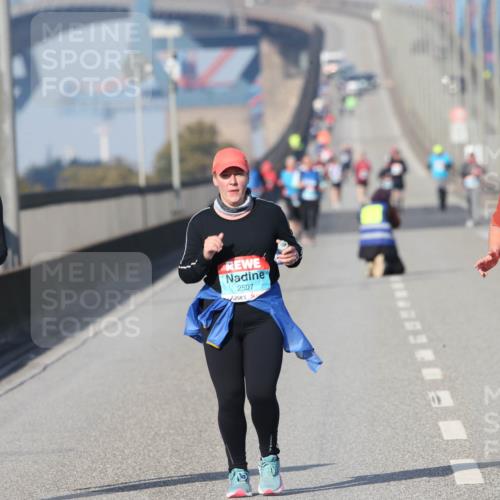 03.10.2025 - Köhlbrandbrückenlauf Jannik Wohlers http://msf.ph/oto/9098576 03.10.2025 10:23:06 Position 3 1928, 2507, 1389 meine-sportfotos.de