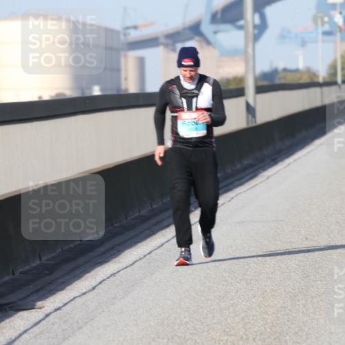 03.10.2025 - Köhlbrandbrückenlauf Jannik Wohlers http://msf.ph/oto/9098581 03.10.2025 10:23:07 Position 3  meine-sportfotos.de