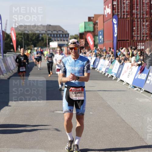 03.10.2025 - Köhlbrandbrückenlauf Jannik Wohlers http://msf.ph/oto/9098587 03.10.2025 12:56:21 Ziel 4028, 4050, 4078, 4114, 4123, 4166, 4231, 5957, 6206, 6266, 6489, 6495 meine-sportfotos.de