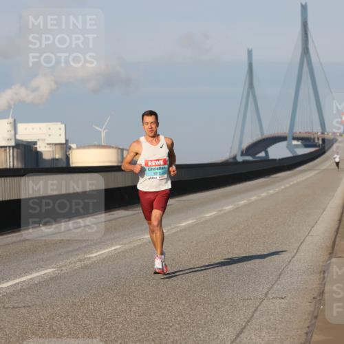 03.10.2025 - Köhlbrandbrückenlauf Lena Gebhardt http://msf.ph/oto/9098588 03.10.2025 09:34:37 Position 2  meine-sportfotos.de
