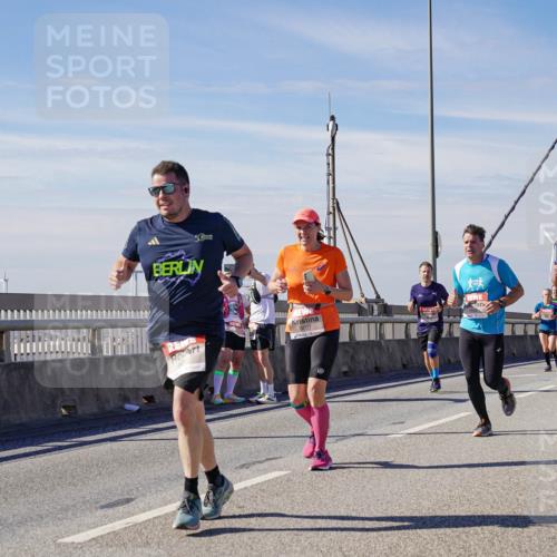 03.10.2025 - Köhlbrandbrückenlauf Michael Burmester http://msf.ph/oto/9098597 03.10.2025 12:45:01 Position 2 6037 meine-sportfotos.de