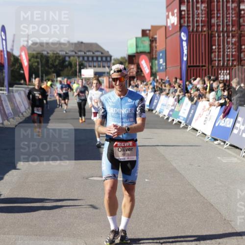 03.10.2025 - Köhlbrandbrückenlauf Jannik Wohlers http://msf.ph/oto/9098598 03.10.2025 12:56:21 Ziel 4028, 4050, 4078, 4114, 4123, 4166, 4231, 5957, 6206, 6266, 6489, 6495 meine-sportfotos.de
