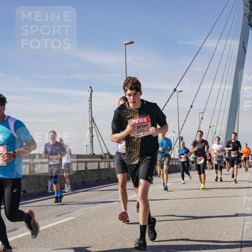 03.10.2025 - Köhlbrandbrückenlauf Michael Burmester http://msf.ph/oto/9098639 03.10.2025 12:45:03 Position 2 5563 meine-sportfotos.de