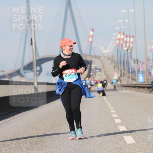 03.10.2025 - Köhlbrandbrückenlauf Jannik Wohlers http://msf.ph/oto/9098642 03.10.2025 10:23:12 Position 3 1928, 2507, 1389 meine-sportfotos.de