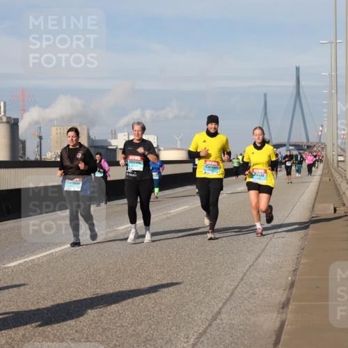 03.10.2025 - Köhlbrandbrückenlauf Lena Gebhardt http://msf.ph/oto/9098649 03.10.2025 10:10:33 Position 2  meine-sportfotos.de