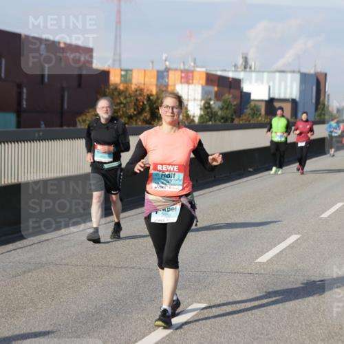 03.10.2025 - Köhlbrandbrückenlauf Jannik Wohlers http://msf.ph/oto/9098658 03.10.2025 10:20:28 Position 3 2347, 2620 meine-sportfotos.de