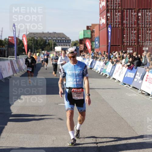03.10.2025 - Köhlbrandbrückenlauf Jannik Wohlers http://msf.ph/oto/9098664 03.10.2025 12:56:21 Ziel 4028, 4050, 4078, 4114, 4123, 4166, 4231, 5957, 6206, 6266, 6489, 6495 meine-sportfotos.de