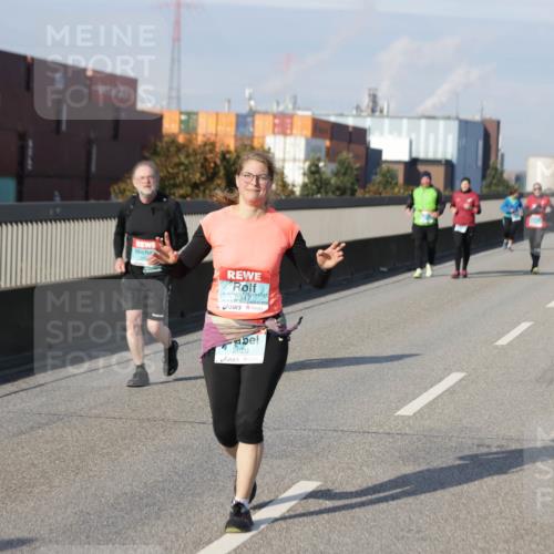 03.10.2025 - Köhlbrandbrückenlauf Jannik Wohlers http://msf.ph/oto/9098670 03.10.2025 10:20:28 Position 3 2347, 2620 meine-sportfotos.de