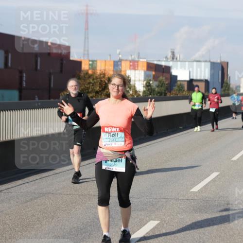 03.10.2025 - Köhlbrandbrückenlauf Jannik Wohlers http://msf.ph/oto/9098684 03.10.2025 10:20:28 Position 3 2620 meine-sportfotos.de