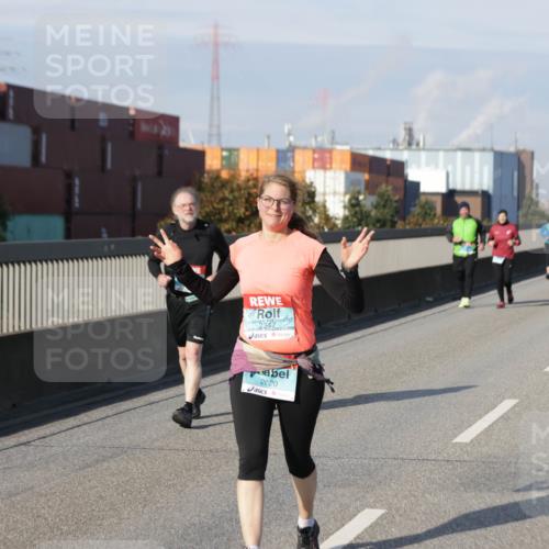 03.10.2025 - Köhlbrandbrückenlauf Jannik Wohlers http://msf.ph/oto/9098689 03.10.2025 10:20:28 Position 3 2620 meine-sportfotos.de