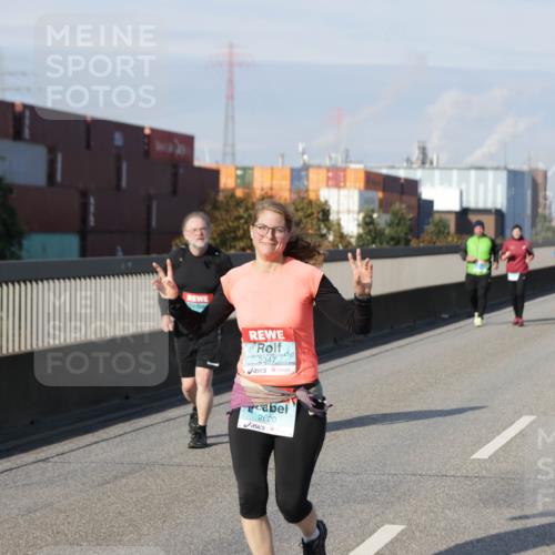 03.10.2025 - Köhlbrandbrückenlauf Jannik Wohlers http://msf.ph/oto/9098696 03.10.2025 10:20:28 Position 3 34, 2620 meine-sportfotos.de