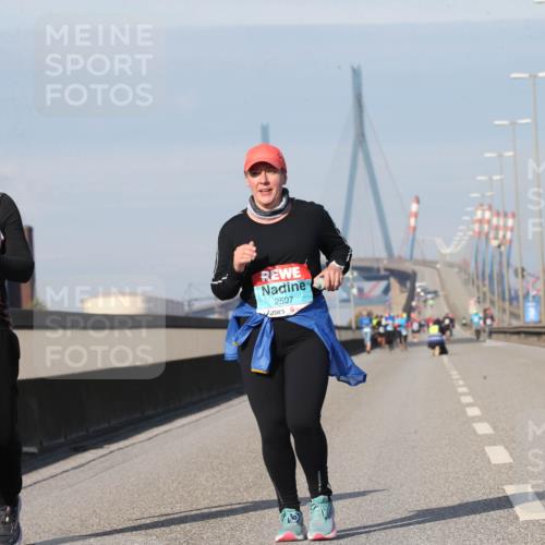 03.10.2025 - Köhlbrandbrückenlauf Jannik Wohlers http://msf.ph/oto/9098698 03.10.2025 10:23:17 Position 3 1928, 2507 meine-sportfotos.de