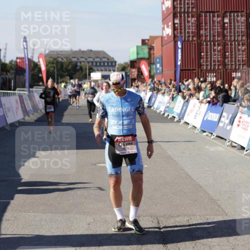 03.10.2025 - Köhlbrandbrückenlauf Jannik Wohlers http://msf.ph/oto/9098705 03.10.2025 12:56:21 Ziel 4028, 4050, 4078, 4114, 4123, 4166, 4231, 5957, 6206, 6266, 6489, 6495 meine-sportfotos.de