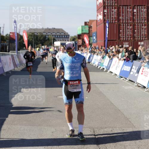 03.10.2025 - Köhlbrandbrückenlauf Jannik Wohlers http://msf.ph/oto/9098716 03.10.2025 12:56:22 Ziel 4028, 4050, 4078, 4114, 4123, 4166, 4231, 5957, 6206, 6266, 6489, 6495 meine-sportfotos.de
