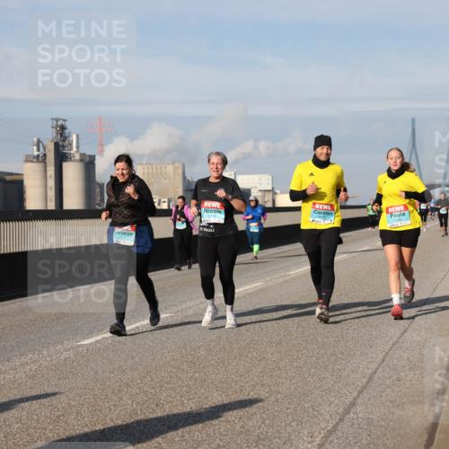 03.10.2025 - Köhlbrandbrückenlauf Lena Gebhardt http://msf.ph/oto/9098726 03.10.2025 10:10:34 Position 2 2041 meine-sportfotos.de
